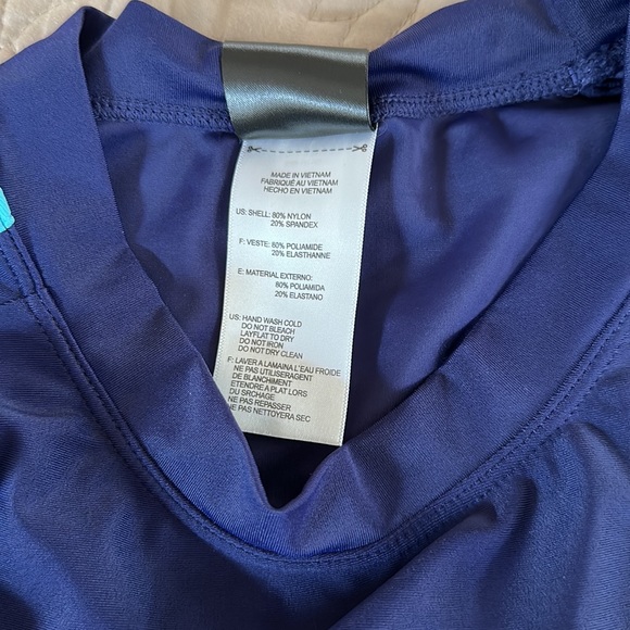 EUC Adidas mens rash guard - Picture 8 of 8